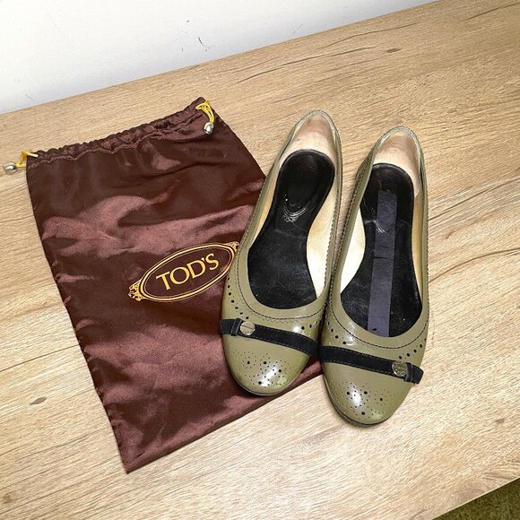 Women's Size 38.5 EU (US 8) Tod's Olive Green Patent Leather Ballet Flats - Picture 1 of 8